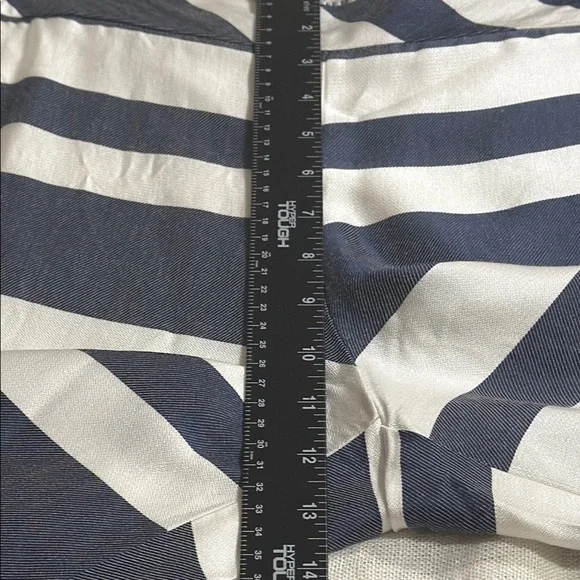 (R) TRINA TURK Navy and White Striped Pants, size  6 - Picture 8 of 14